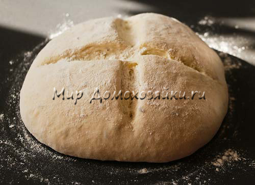 Сделать надрезы на хлебе