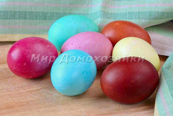 Вареные пасхальные яйца